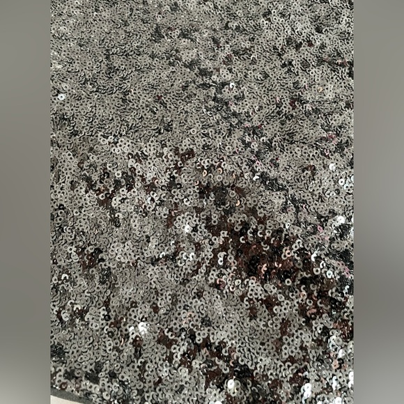 🪩 Sequins silver cropped top // FOREVER 21 size: S // EXCELLENT condition - Picture 3 of 5